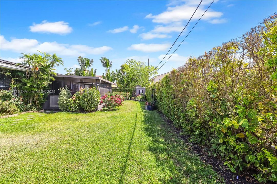 Recently Sold: $728,000 (3 beds, 2 baths, 1726 Square Feet)