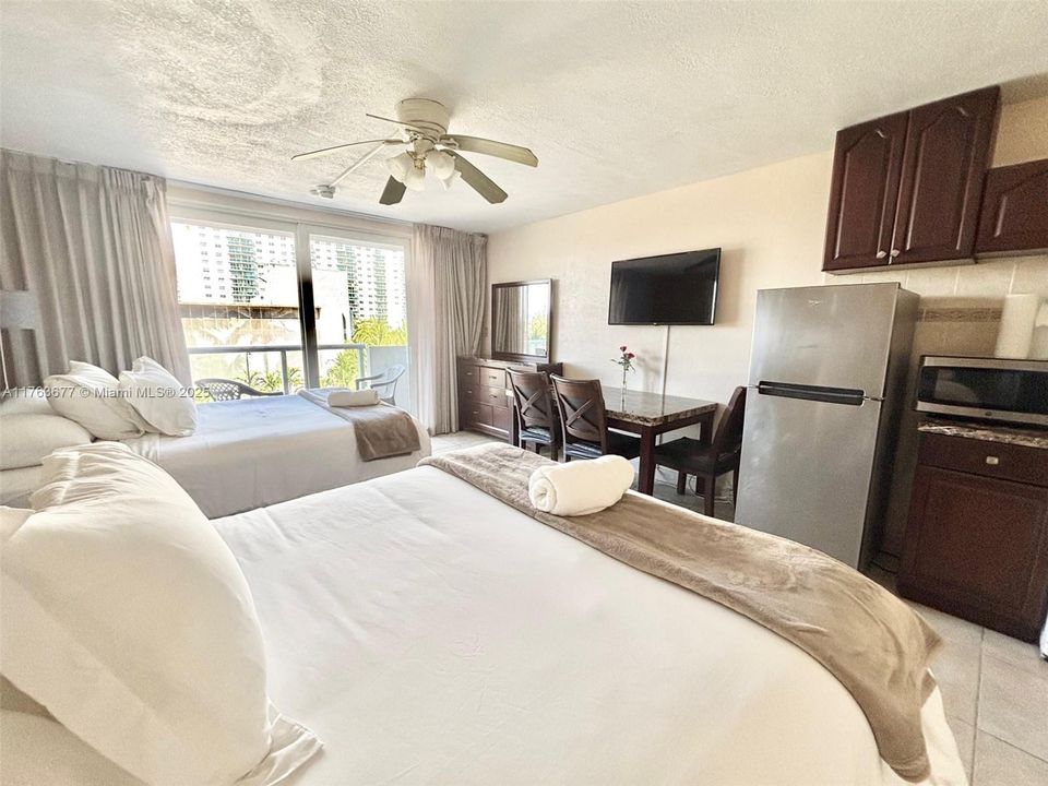 На продажу: $119,900 (0 спален, 1 ванн, 360 Квадратных фут)