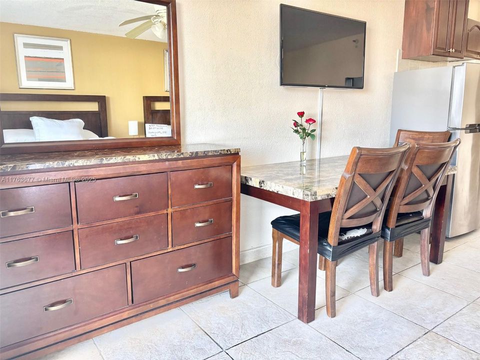 На продажу: $119,900 (0 спален, 1 ванн, 360 Квадратных фут)