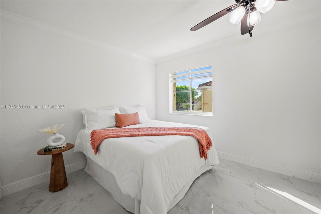 Recently Sold: $435,000 (3 beds, 2 baths, 1320 Square Feet)