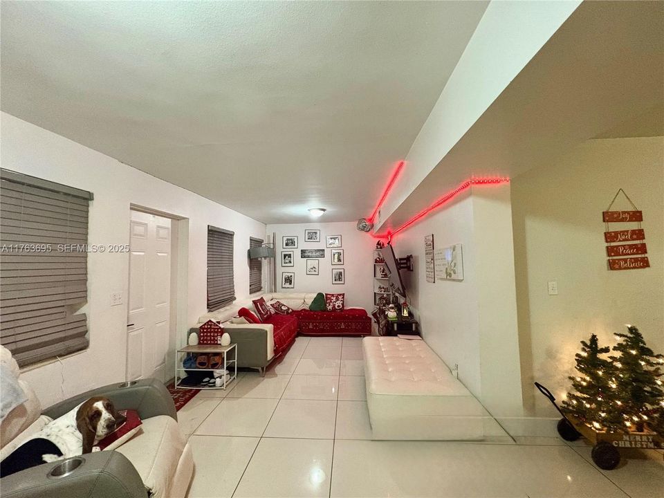 待售: $445,000 (4 贝兹, 2 浴室, 1474 平方英尺)