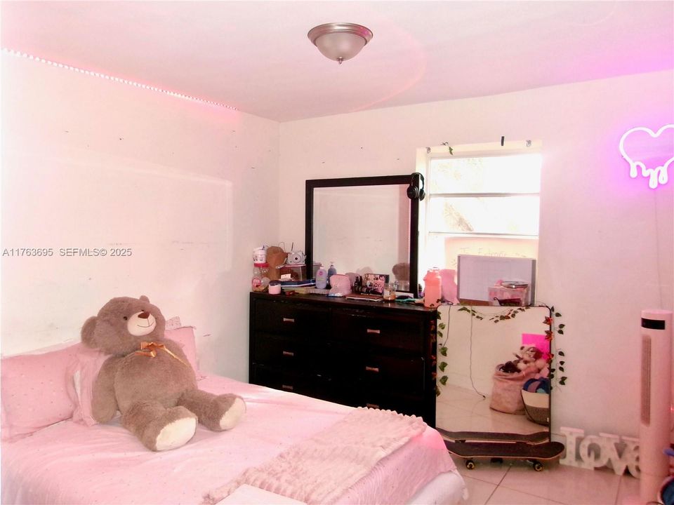 待售: $445,000 (4 贝兹, 2 浴室, 1474 平方英尺)