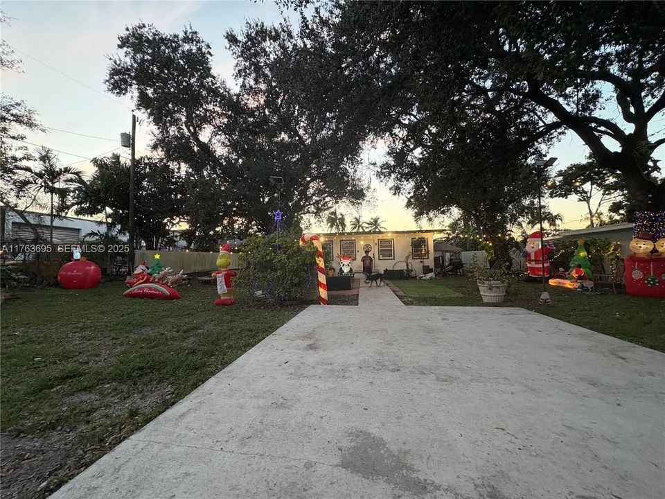 待售: $445,000 (4 贝兹, 2 浴室, 1474 平方英尺)