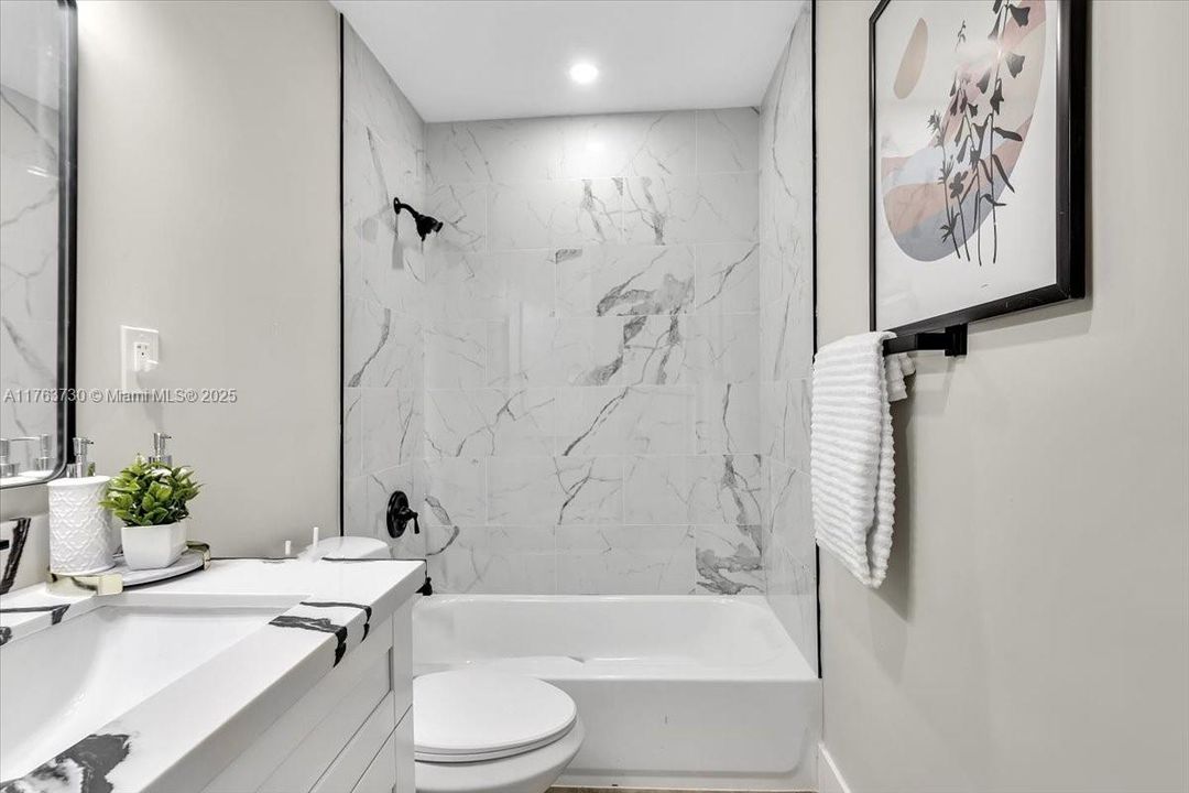 Recently Sold: $549,000 (4 beds, 2 baths, 1170 Square Feet)