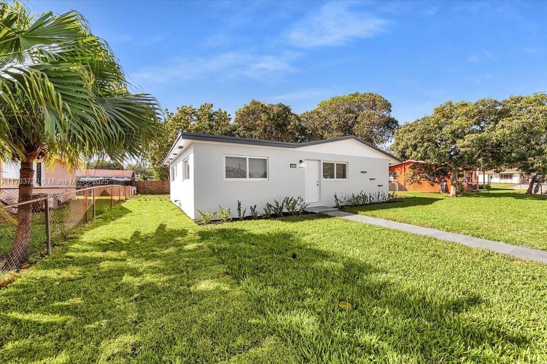 Recently Sold: $549,000 (4 beds, 2 baths, 1170 Square Feet)