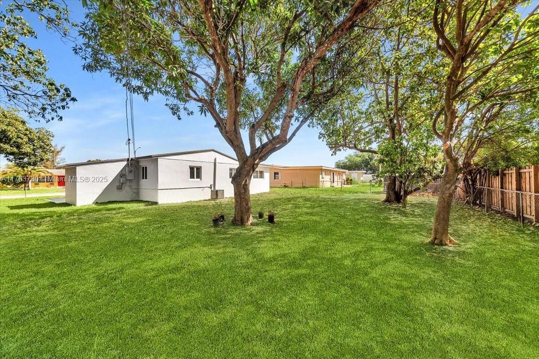 Recently Sold: $549,000 (4 beds, 2 baths, 1170 Square Feet)