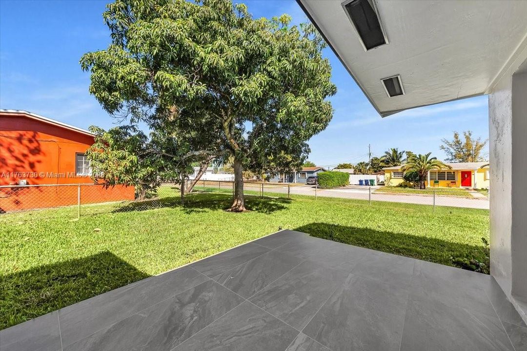 Recently Sold: $549,000 (4 beds, 2 baths, 1170 Square Feet)