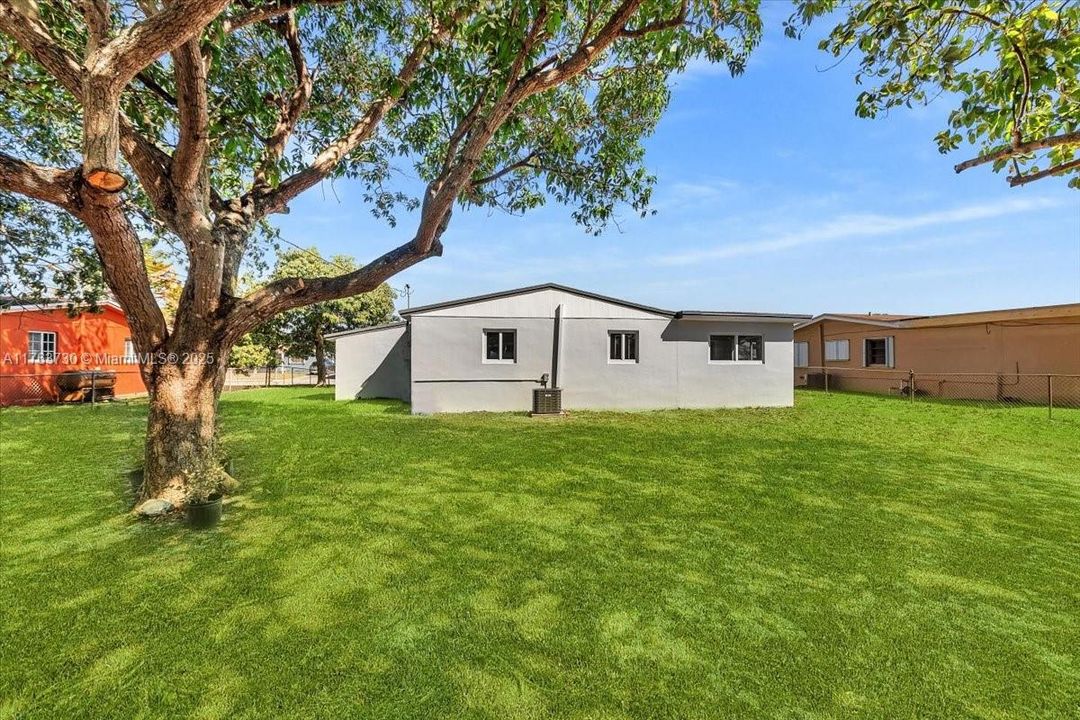 Recently Sold: $549,000 (4 beds, 2 baths, 1170 Square Feet)