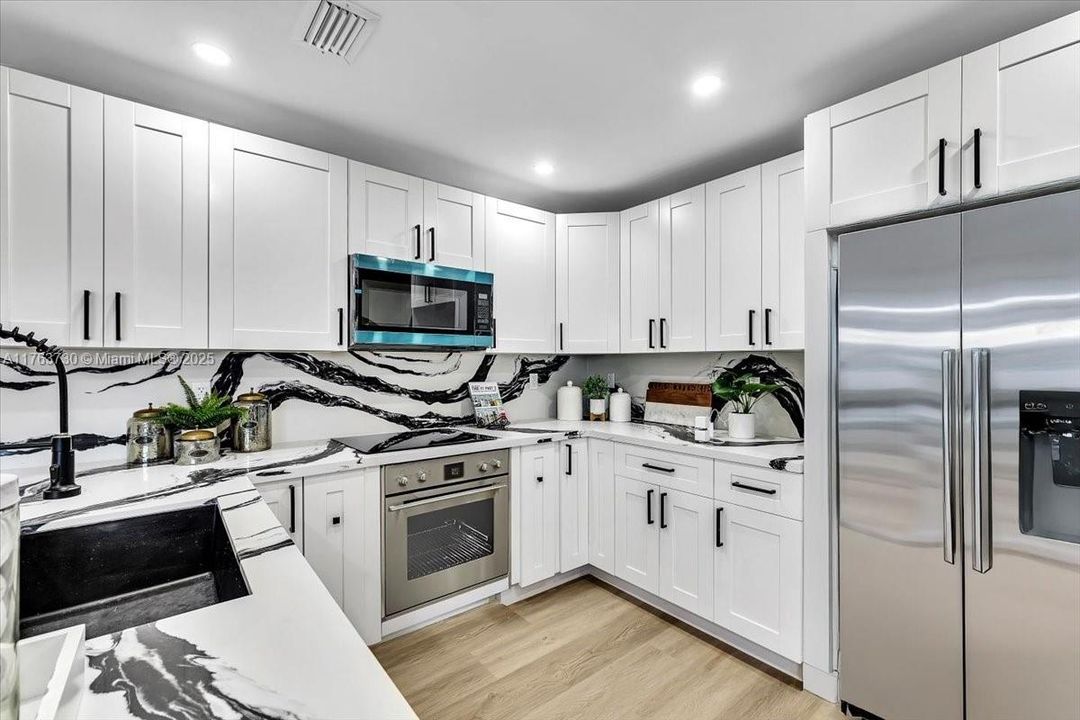 Recently Sold: $549,000 (4 beds, 2 baths, 1170 Square Feet)