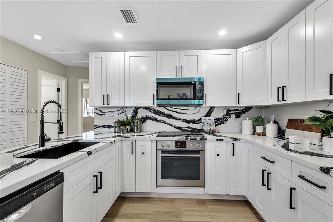 Recently Sold: $549,000 (4 beds, 2 baths, 1170 Square Feet)