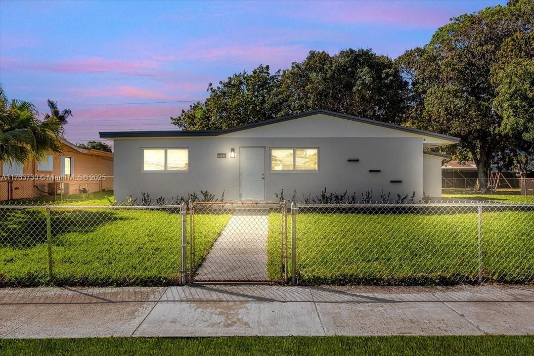 Recently Sold: $549,000 (4 beds, 2 baths, 1170 Square Feet)