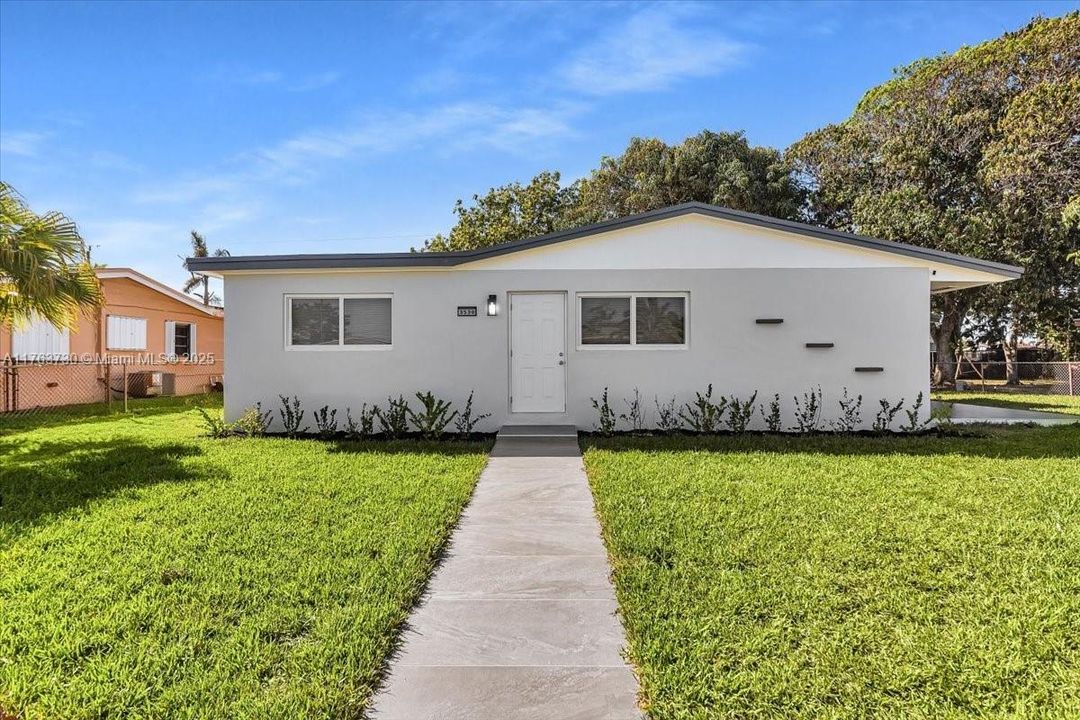 Recently Sold: $549,000 (4 beds, 2 baths, 1170 Square Feet)