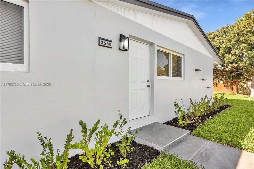 Recently Sold: $549,000 (4 beds, 2 baths, 1170 Square Feet)