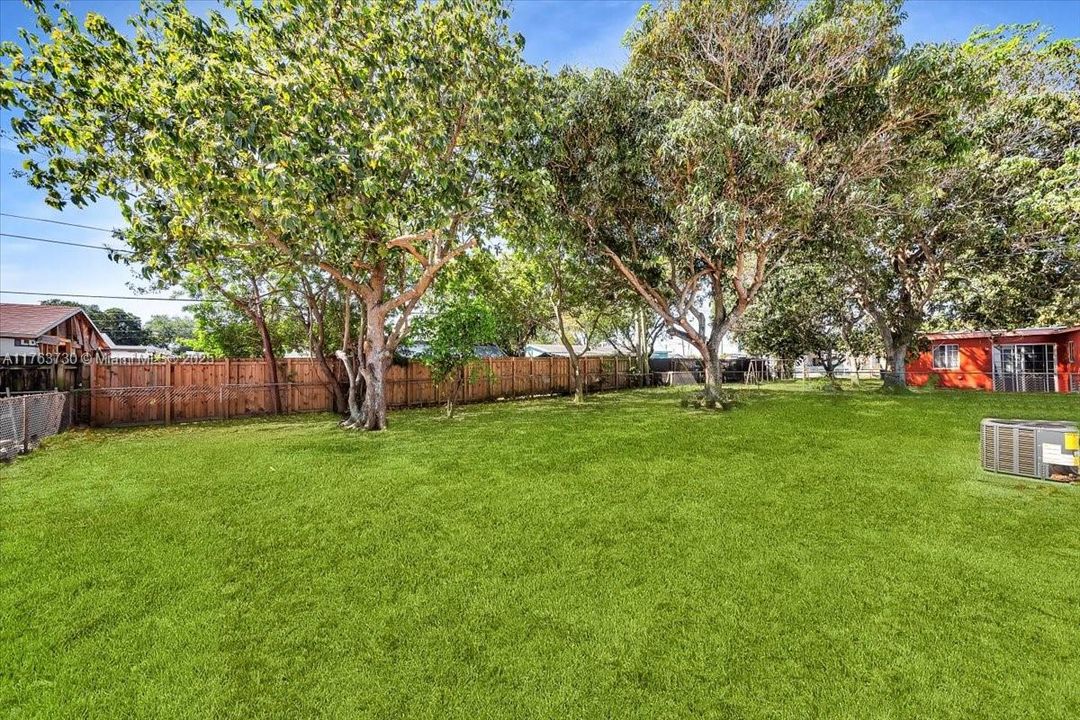 Recently Sold: $549,000 (4 beds, 2 baths, 1170 Square Feet)