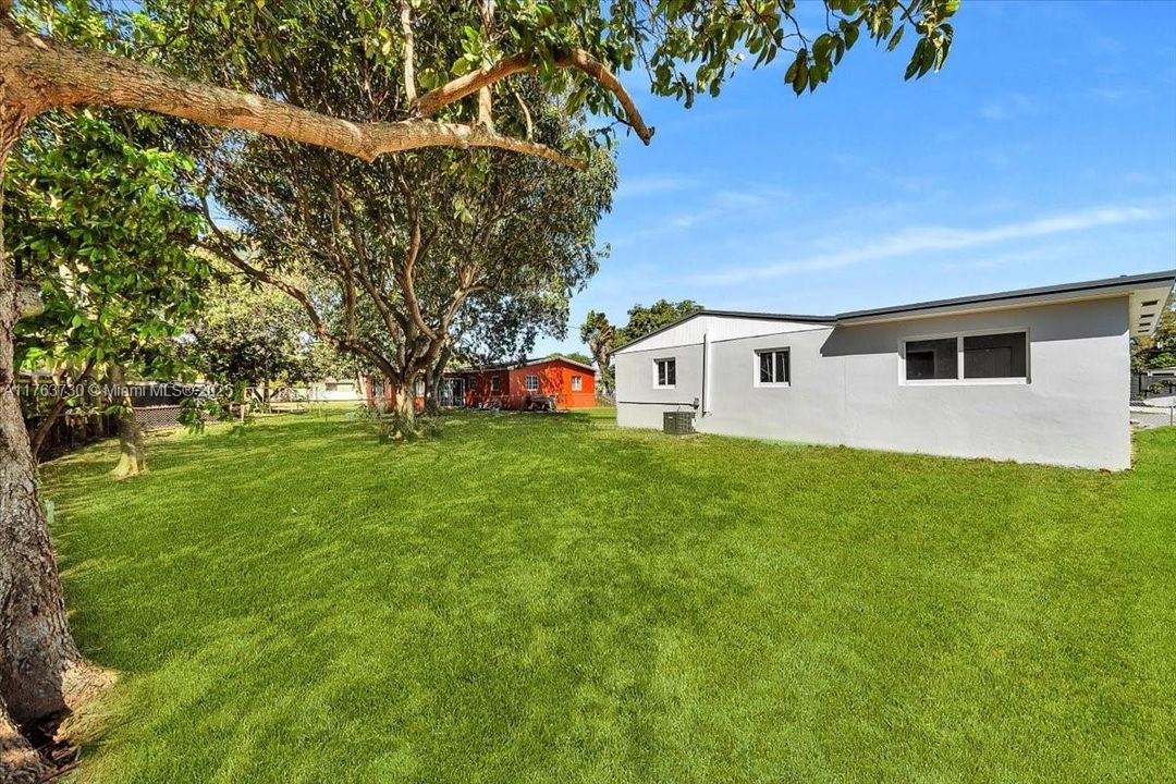 Recently Sold: $549,000 (4 beds, 2 baths, 1170 Square Feet)