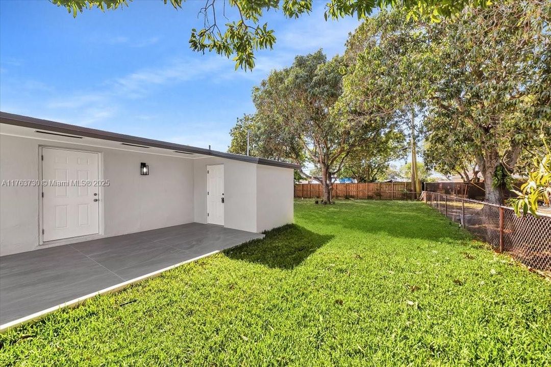 Recently Sold: $549,000 (4 beds, 2 baths, 1170 Square Feet)