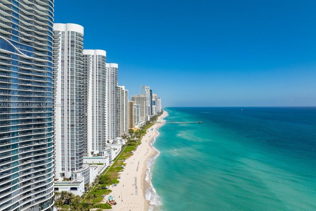 Vendido Recientemente: $1,410,000 (2 camas, 3 baños, 1935 Pies cuadrados)