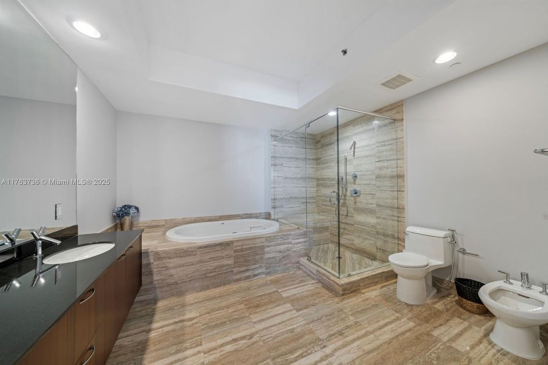 Vendido Recientemente: $1,410,000 (2 camas, 3 baños, 1935 Pies cuadrados)