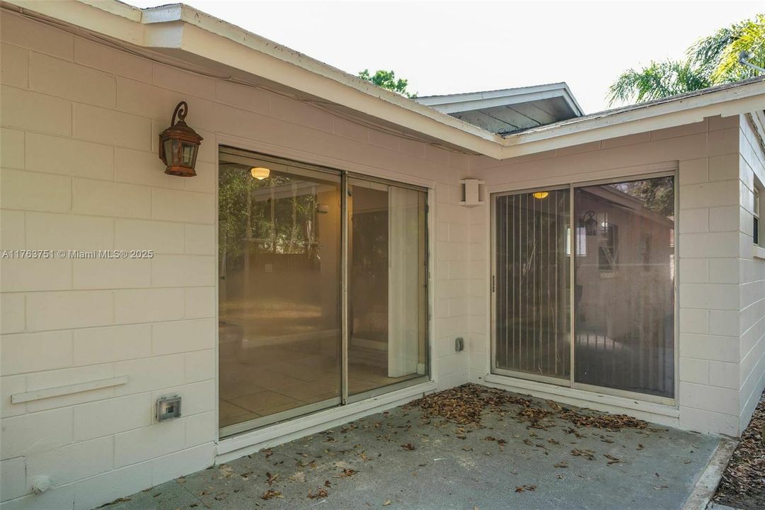 Vendido Recientemente: $337,100 (3 camas, 2 baños, 1094 Pies cuadrados)