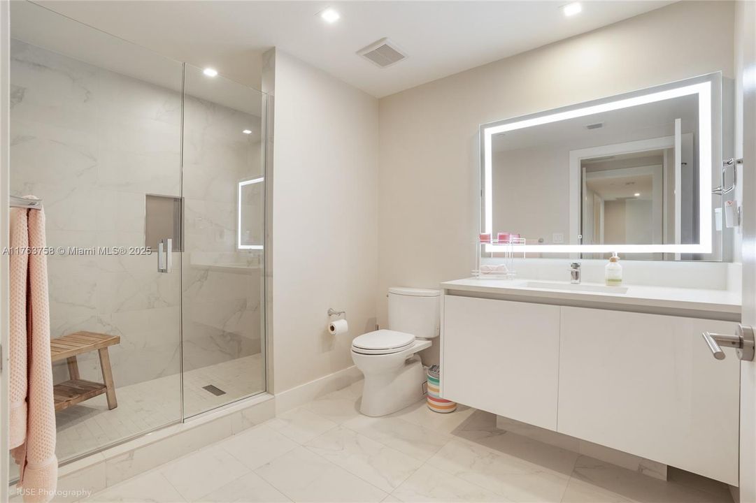 Active With Contract: $3,850,000 (3 beds, 3 baths, 2956 Square Feet)