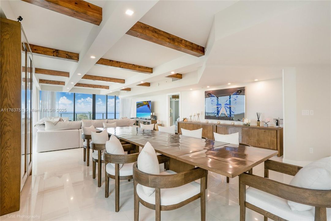 Active With Contract: $3,850,000 (3 beds, 3 baths, 2956 Square Feet)
