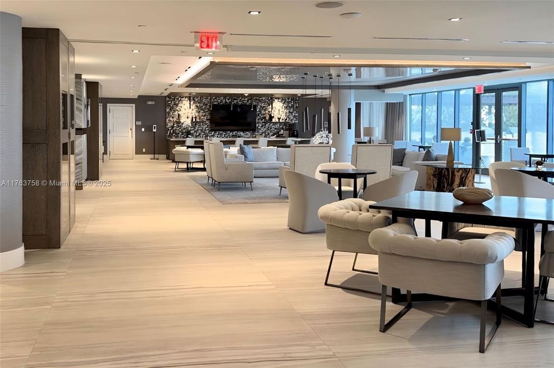 Active With Contract: $3,850,000 (3 beds, 3 baths, 2956 Square Feet)