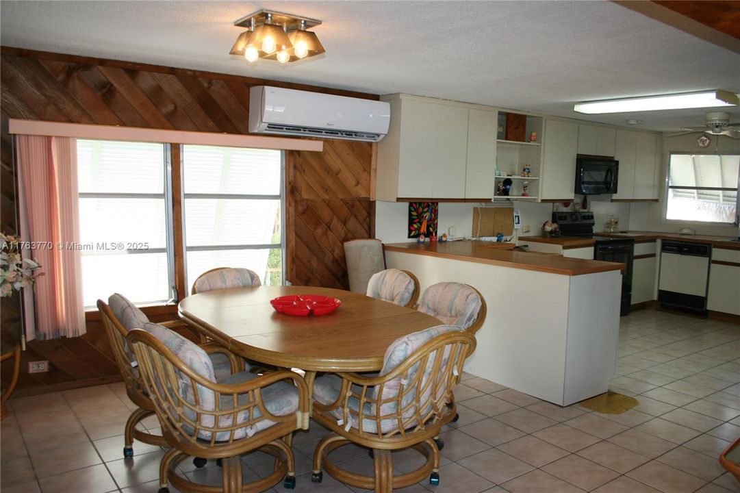 最近售出: $1,850,000 (3 贝兹, 3 浴室, 1908 平方英尺)