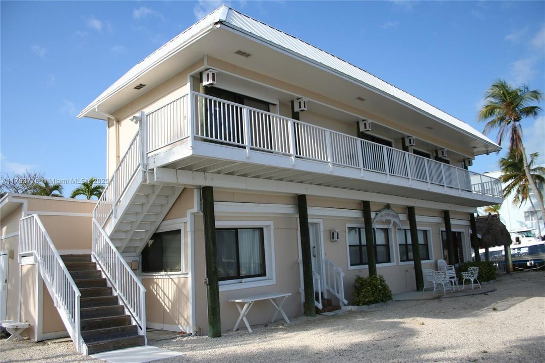 最近售出: $1,850,000 (3 贝兹, 3 浴室, 1908 平方英尺)