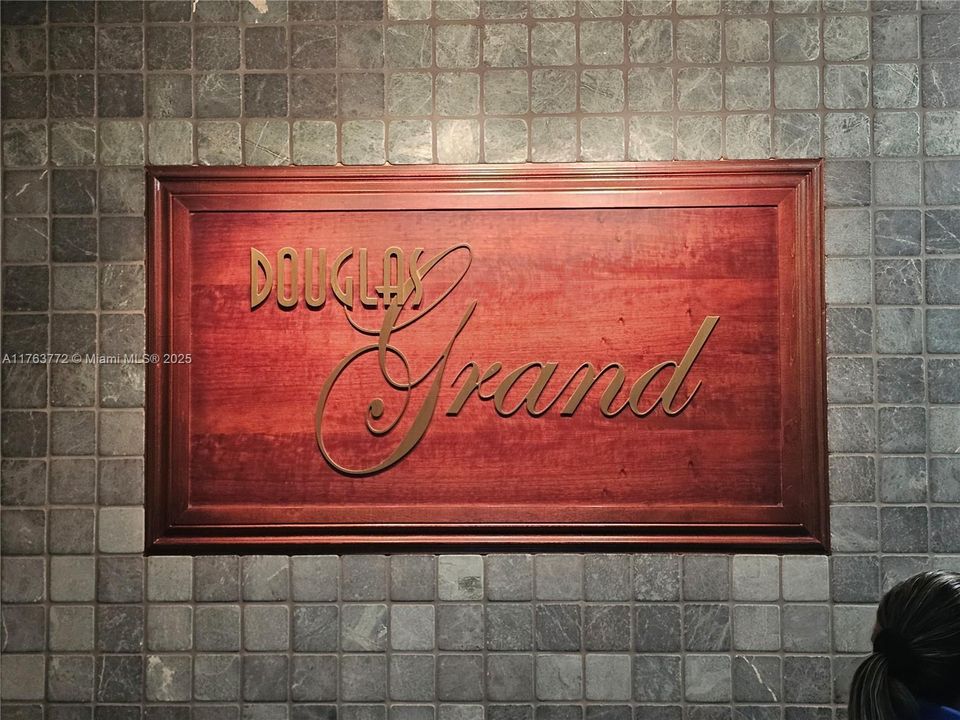 待售: $329,800 (1 贝兹, 1 浴室, 776 平方英尺)