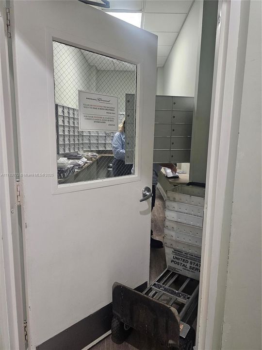 待售: $329,800 (1 贝兹, 1 浴室, 776 平方英尺)