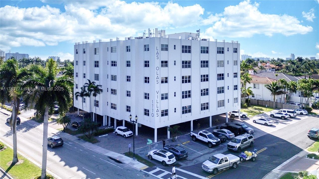 Recently Sold: $310,999 (1 beds, 1 baths, 595 Square Feet)