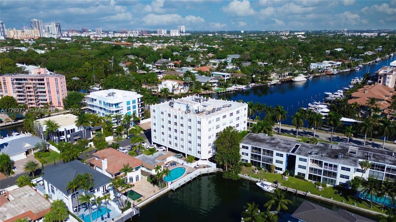 Recently Sold: $310,999 (1 beds, 1 baths, 595 Square Feet)