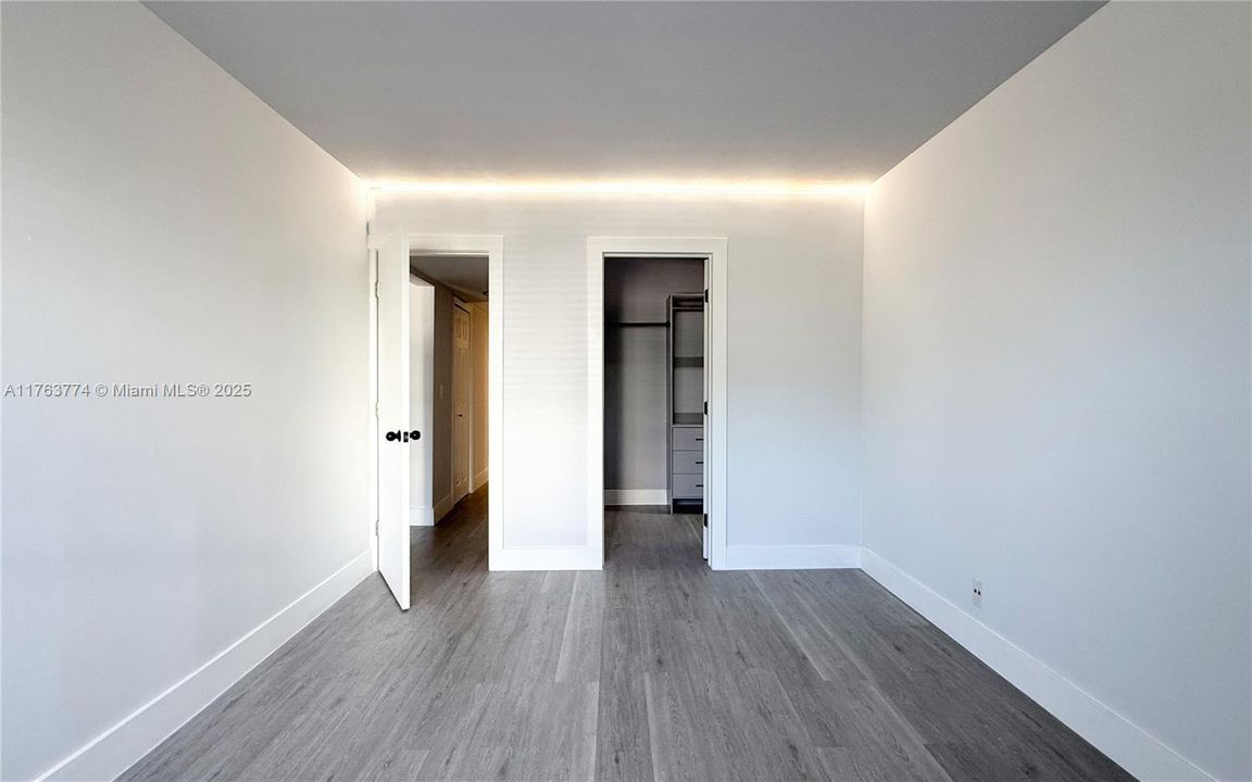 Recently Sold: $310,999 (1 beds, 1 baths, 595 Square Feet)