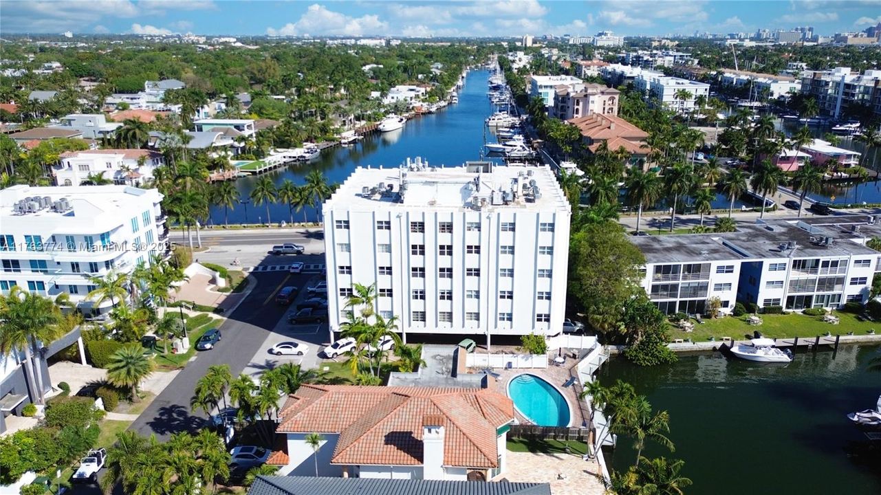 Recently Sold: $310,999 (1 beds, 1 baths, 595 Square Feet)