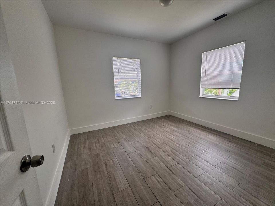 Vendido Recientemente: $465,000 (3 camas, 2 baños, 1100 Pies cuadrados)