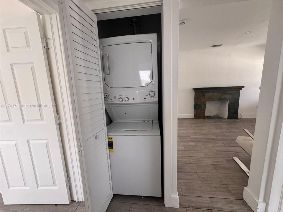 Vendido Recientemente: $465,000 (3 camas, 2 baños, 1100 Pies cuadrados)