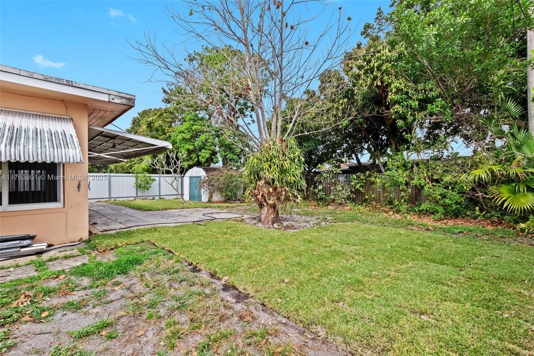 最近售出: $435,000 (2 贝兹, 1 浴室, 1275 平方英尺)