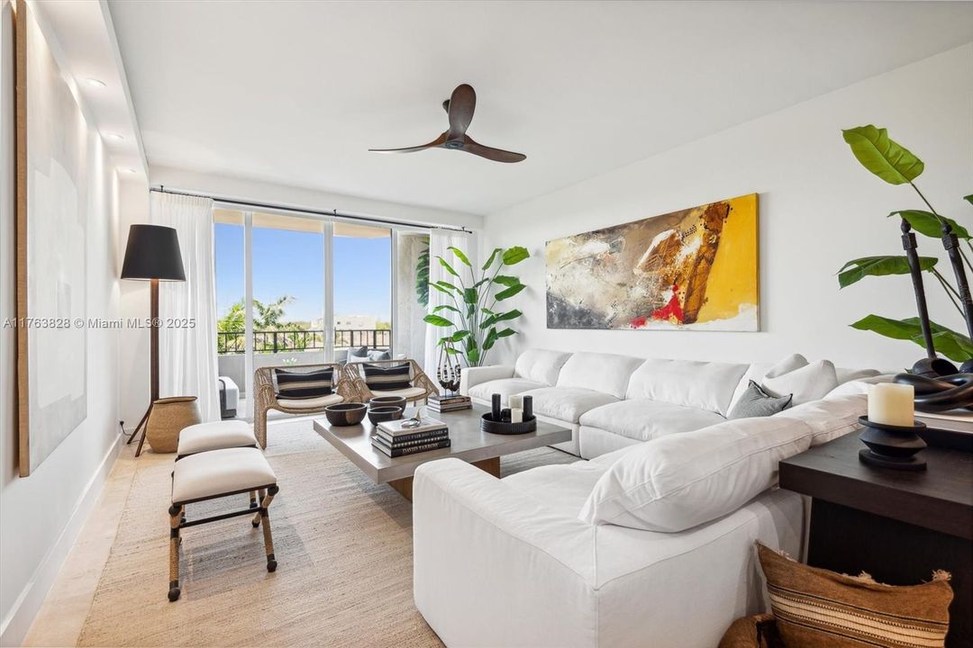 Recently Sold: $2,400,000 (3 beds, 3 baths, 2001 Square Feet)