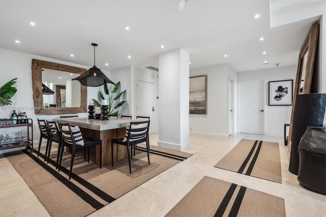 Recently Sold: $2,400,000 (3 beds, 3 baths, 2001 Square Feet)