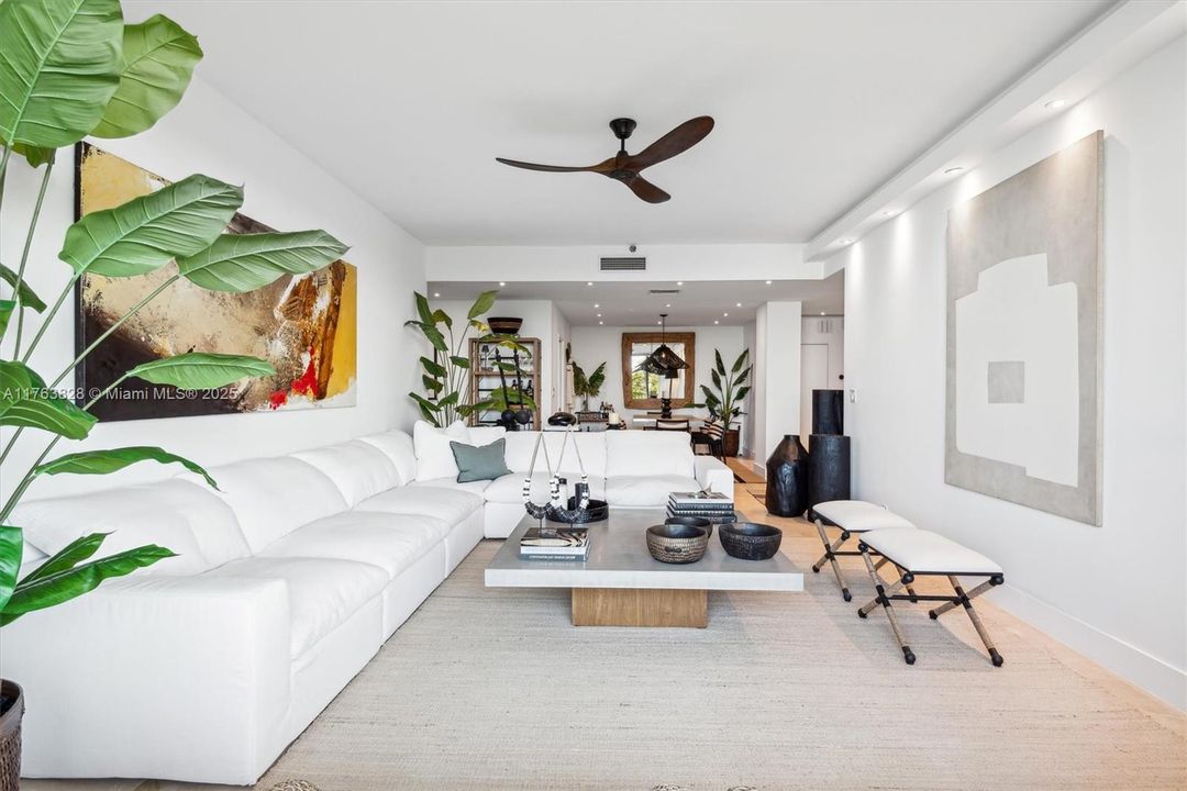 Recently Sold: $2,400,000 (3 beds, 3 baths, 2001 Square Feet)