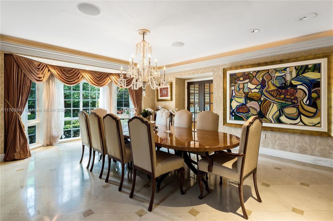 For Sale: $9,750,000 (7 beds, 6 baths, 8600 Square Feet)