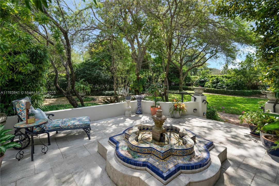 For Sale: $9,750,000 (7 beds, 6 baths, 8600 Square Feet)