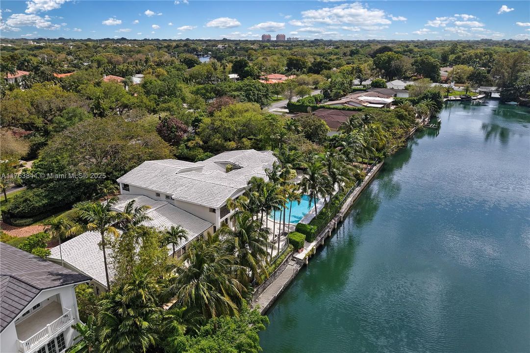 For Sale: $9,750,000 (7 beds, 6 baths, 8600 Square Feet)