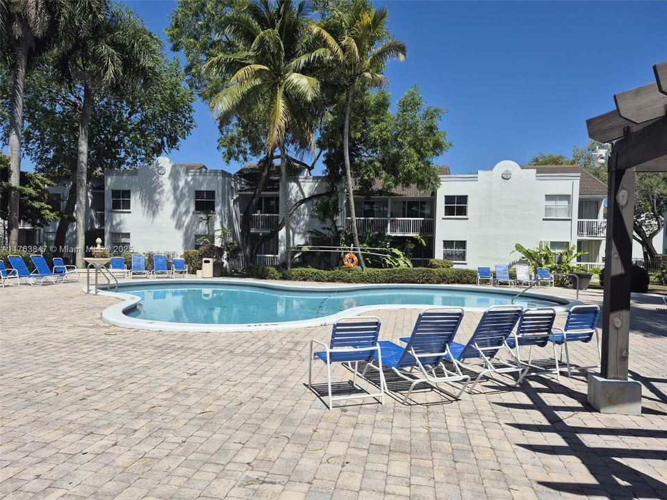 Recently Sold: $385,000 (2 beds, 2 baths, 1105 Square Feet)