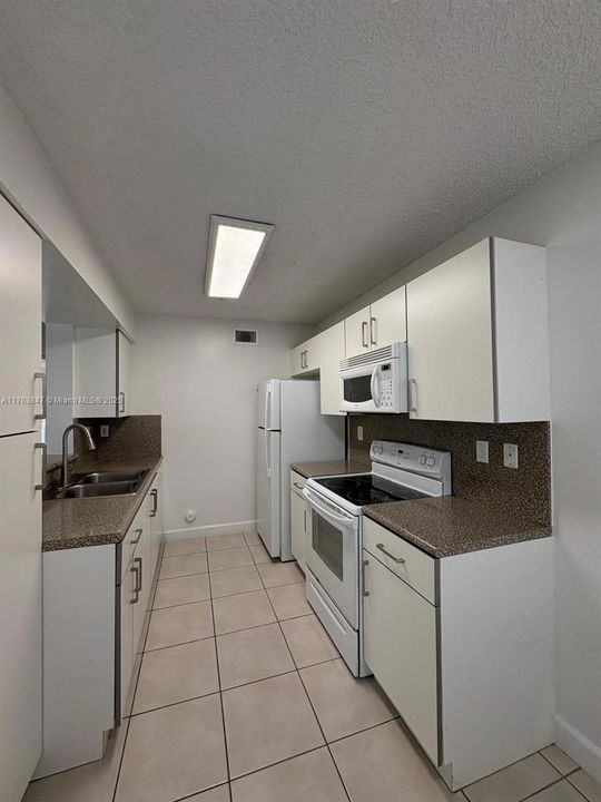 Recently Sold: $385,000 (2 beds, 2 baths, 1105 Square Feet)