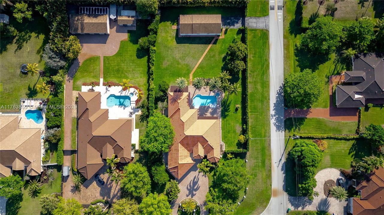 Недавно продано: $2,445,000 (5 спален, 3 ванн, 4092 Квадратных фут)