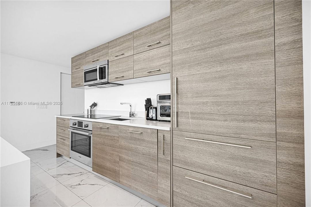 Недавно арендовано: $4,900 (1 спален, 2 ванн, 898 Квадратных фут)