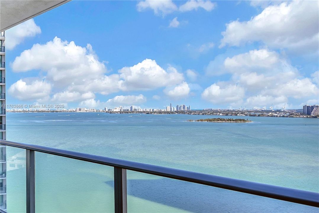 Недавно арендовано: $4,900 (1 спален, 2 ванн, 898 Квадратных фут)