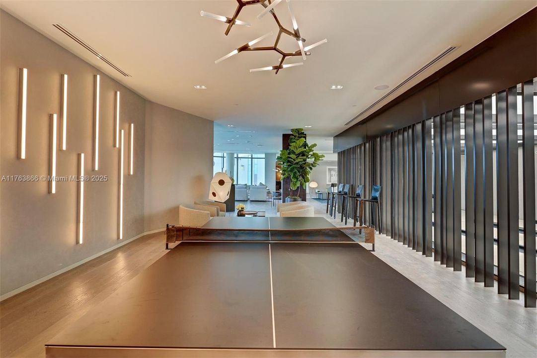 Недавно арендовано: $4,900 (1 спален, 2 ванн, 898 Квадратных фут)