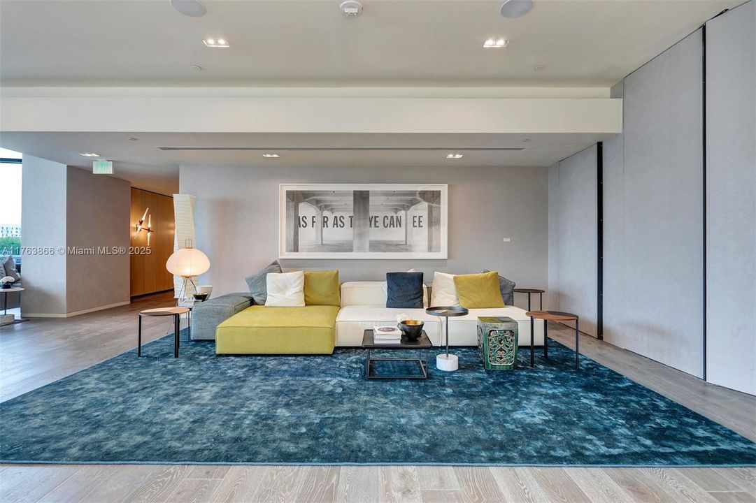 Недавно арендовано: $4,900 (1 спален, 2 ванн, 898 Квадратных фут)